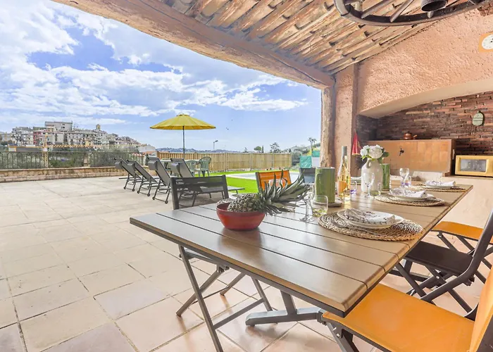 Holiday Home Le Mas De Gattieres By Interhome